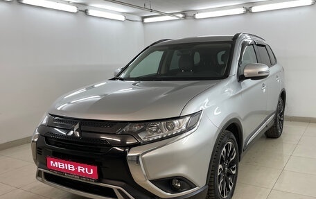 Mitsubishi Outlander III рестайлинг 3, 2022 год, 3 299 000 рублей, 1 фотография
