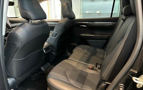 Toyota Highlander, 2025 год, 6 700 000 рублей, 18 фотография