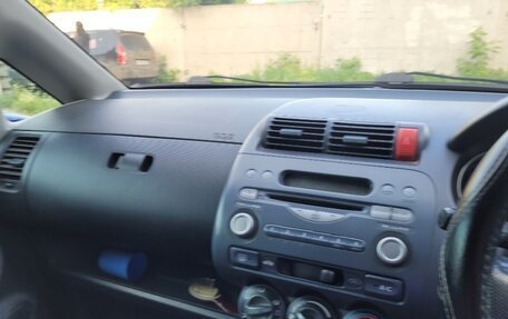 Honda Fit III, 2002 год, 260 000 рублей, 4 фотография