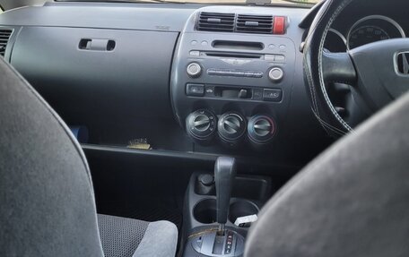 Honda Fit III, 2002 год, 260 000 рублей, 6 фотография