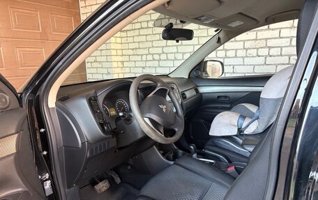 Mitsubishi Outlander III рестайлинг 3, 2014 год, 1 450 000 рублей, 4 фотография