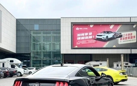 Ford Mustang VI рестайлинг, 2021 год, 2 750 000 рублей, 2 фотография