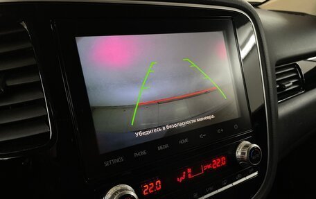 Mitsubishi Outlander III рестайлинг 3, 2022 год, 3 299 000 рублей, 8 фотография