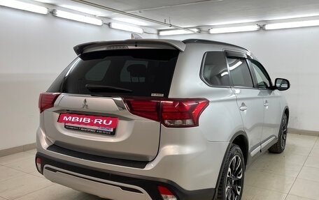 Mitsubishi Outlander III рестайлинг 3, 2022 год, 3 299 000 рублей, 4 фотография