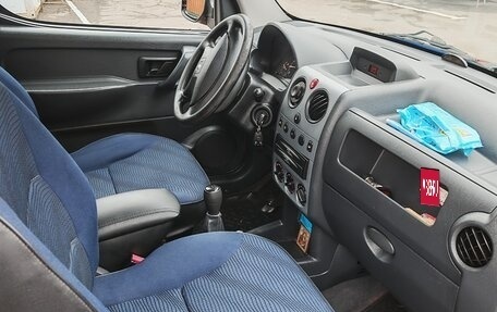 Peugeot Partner II рестайлинг 2, 2010 год, 850 000 рублей, 11 фотография