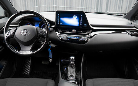 Toyota C-HR I рестайлинг, 2018 год, 2 570 000 рублей, 10 фотография