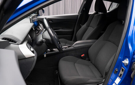 Toyota C-HR I рестайлинг, 2018 год, 2 570 000 рублей, 11 фотография