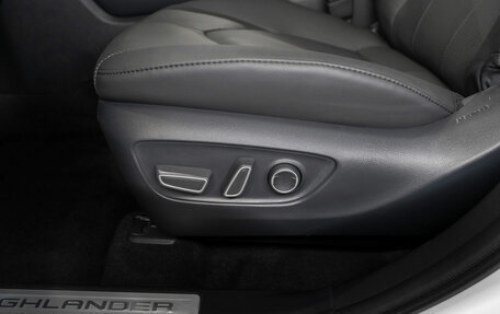 Toyota Highlander, 2025 год, 6 150 000 рублей, 3 фотография