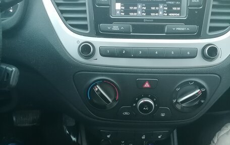 Hyundai Solaris II рестайлинг, 2017 год, 1 000 050 рублей, 4 фотография