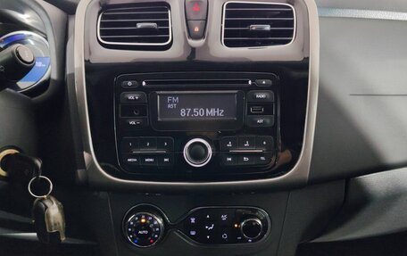 Renault Sandero II рестайлинг, 2017 год, 900 000 рублей, 11 фотография