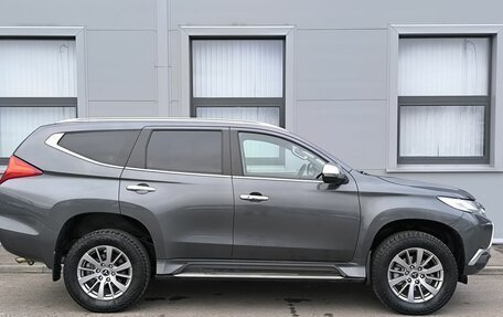 Mitsubishi Pajero Sport III рестайлинг, 2021 год, 2 490 000 рублей, 4 фотография
