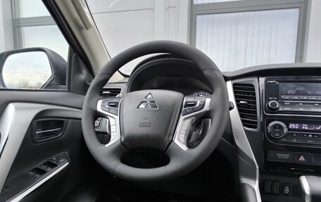 Mitsubishi Pajero Sport III рестайлинг, 2021 год, 2 490 000 рублей, 16 фотография