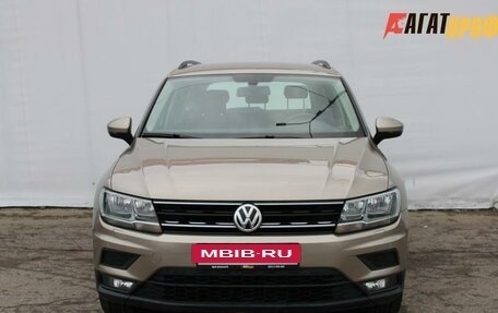 Volkswagen Tiguan II, 2018 год, 2 100 000 рублей, 3 фотография