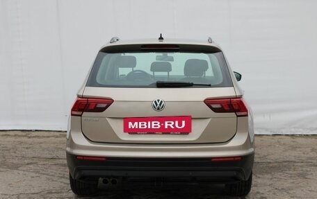 Volkswagen Tiguan II, 2018 год, 2 100 000 рублей, 7 фотография