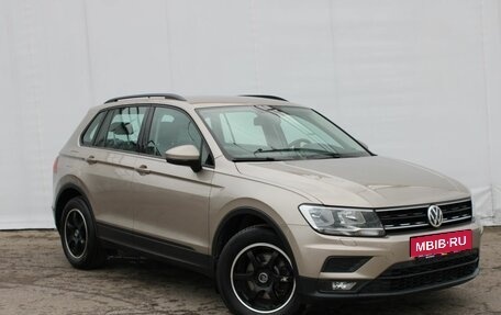 Volkswagen Tiguan II, 2018 год, 2 100 000 рублей, 4 фотография