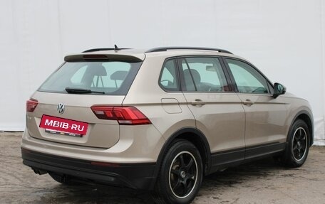 Volkswagen Tiguan II, 2018 год, 2 100 000 рублей, 8 фотография