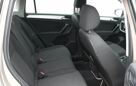 Volkswagen Tiguan II, 2018 год, 2 100 000 рублей, 14 фотография