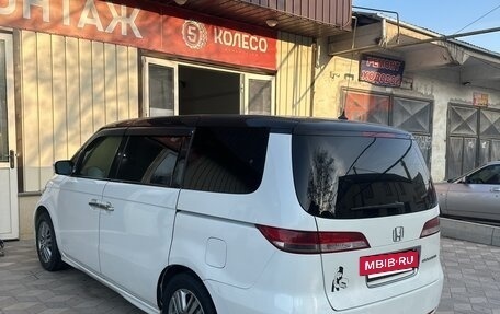 Honda Elysion I, 2004 год, 950 000 рублей, 3 фотография