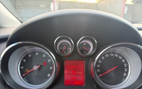 Opel Astra J, 2011 год, 900 000 рублей, 1 фотография