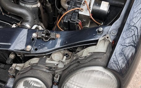 Mercedes-Benz CLK-Класс, 2001 год, 900 000 рублей, 34 фотография