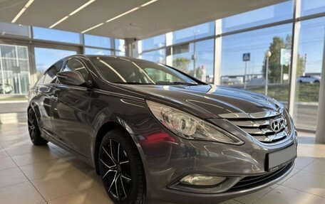 Hyundai Sonata VI, 2011 год, 1 250 000 рублей, 11 фотография