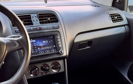 Volkswagen Polo VI (EU Market), 2017 год, 710 000 рублей, 11 фотография