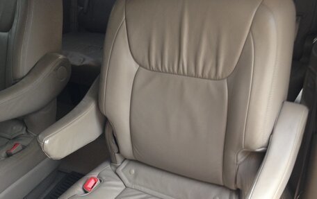 Toyota Sienna II рестайлинг, 2007 год, 1 900 000 рублей, 10 фотография