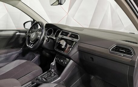 Volkswagen Tiguan II, 2018 год, 2 095 000 рублей, 9 фотография