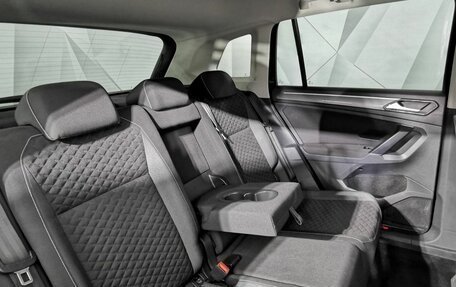 Volkswagen Tiguan II, 2018 год, 2 095 000 рублей, 13 фотография