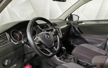 Volkswagen Tiguan II, 2018 год, 2 095 000 рублей, 14 фотография