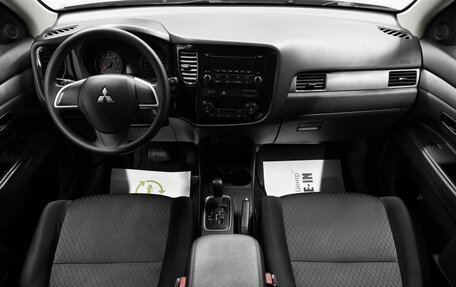 Mitsubishi Outlander III рестайлинг 3, 2013 год, 1 475 000 рублей, 11 фотография