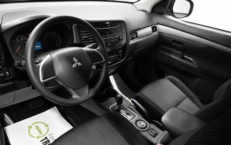 Mitsubishi Outlander III рестайлинг 3, 2013 год, 1 475 000 рублей, 9 фотография