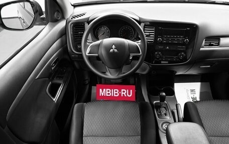 Mitsubishi Outlander III рестайлинг 3, 2013 год, 1 475 000 рублей, 12 фотография