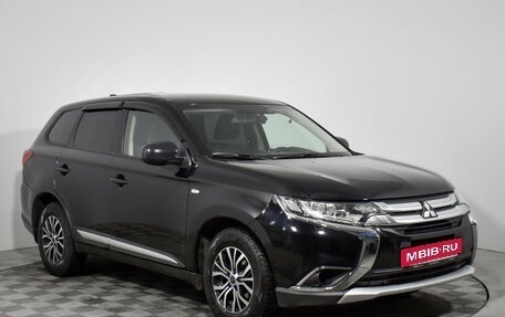 Mitsubishi Outlander III рестайлинг 3, 2018 год, 1 590 000 рублей, 3 фотография