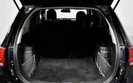 Mitsubishi Outlander III рестайлинг 3, 2018 год, 1 590 000 рублей, 17 фотография