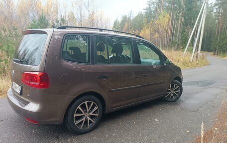 Volkswagen Touran III, 2014 год, 890 000 рублей, 6 фотография