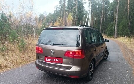 Volkswagen Touran III, 2014 год, 890 000 рублей, 3 фотография