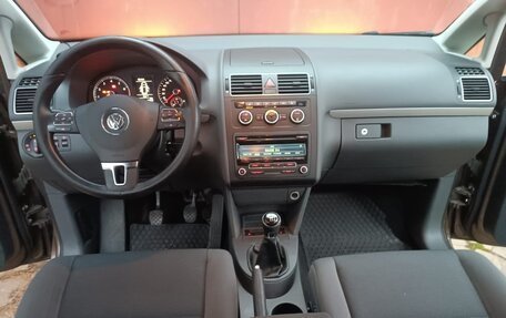 Volkswagen Touran III, 2014 год, 890 000 рублей, 15 фотография