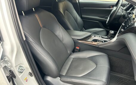 Toyota Camry, 2018 год, 2 920 000 рублей, 15 фотография