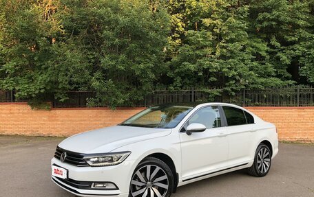 Volkswagen Passat B8 рестайлинг, 2019 год, 2 800 000 рублей, 3 фотография