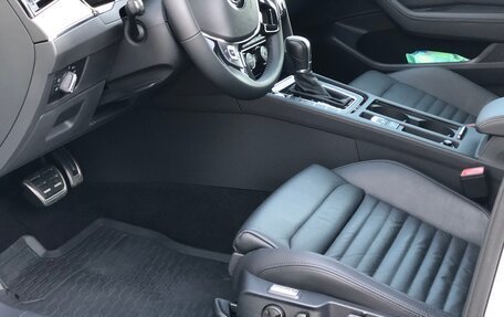 Volkswagen Passat B8 рестайлинг, 2019 год, 2 800 000 рублей, 8 фотография