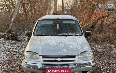 Chevrolet Niva I рестайлинг, 2003 год, 350 000 рублей, 1 фотография