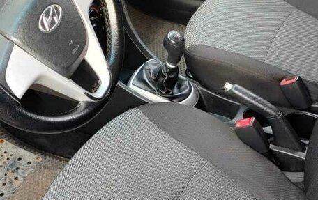 Hyundai Solaris II рестайлинг, 2012 год, 650 000 рублей, 7 фотография