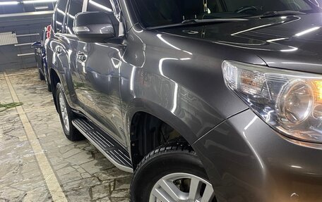Toyota Land Cruiser Prado 150 рестайлинг 2, 2012 год, 2 850 000 рублей, 3 фотография