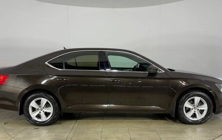 Skoda Superb III рестайлинг, 2018 год, 1 870 000 рублей, 4 фотография