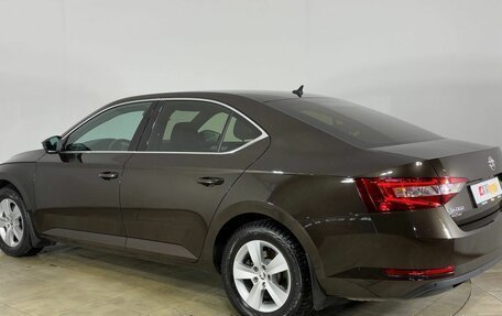 Skoda Superb III рестайлинг, 2018 год, 1 870 000 рублей, 6 фотография