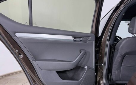 Skoda Superb III рестайлинг, 2018 год, 1 870 000 рублей, 10 фотография