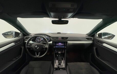 Skoda Superb III рестайлинг, 2018 год, 1 870 000 рублей, 12 фотография