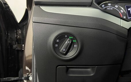 Skoda Superb III рестайлинг, 2018 год, 1 870 000 рублей, 23 фотография