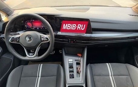 Volkswagen Golf VIII, 2021 год, 1 680 000 рублей, 11 фотография